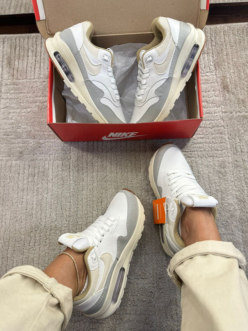 👟🌟Nike Air Max 01 🌟👟 - Branco com Cinza